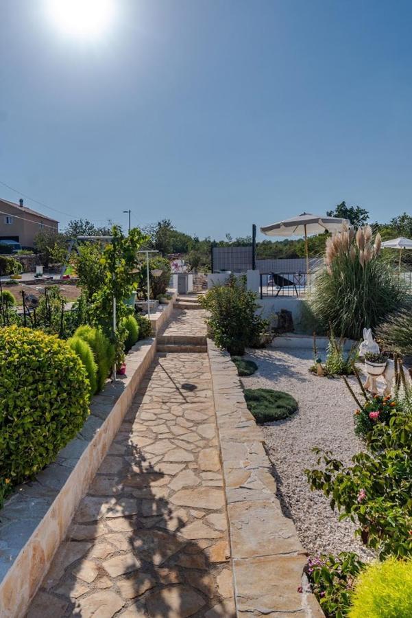 House Camellia With Fenced Pool And Playground Villa Blizna Donja Exterior photo