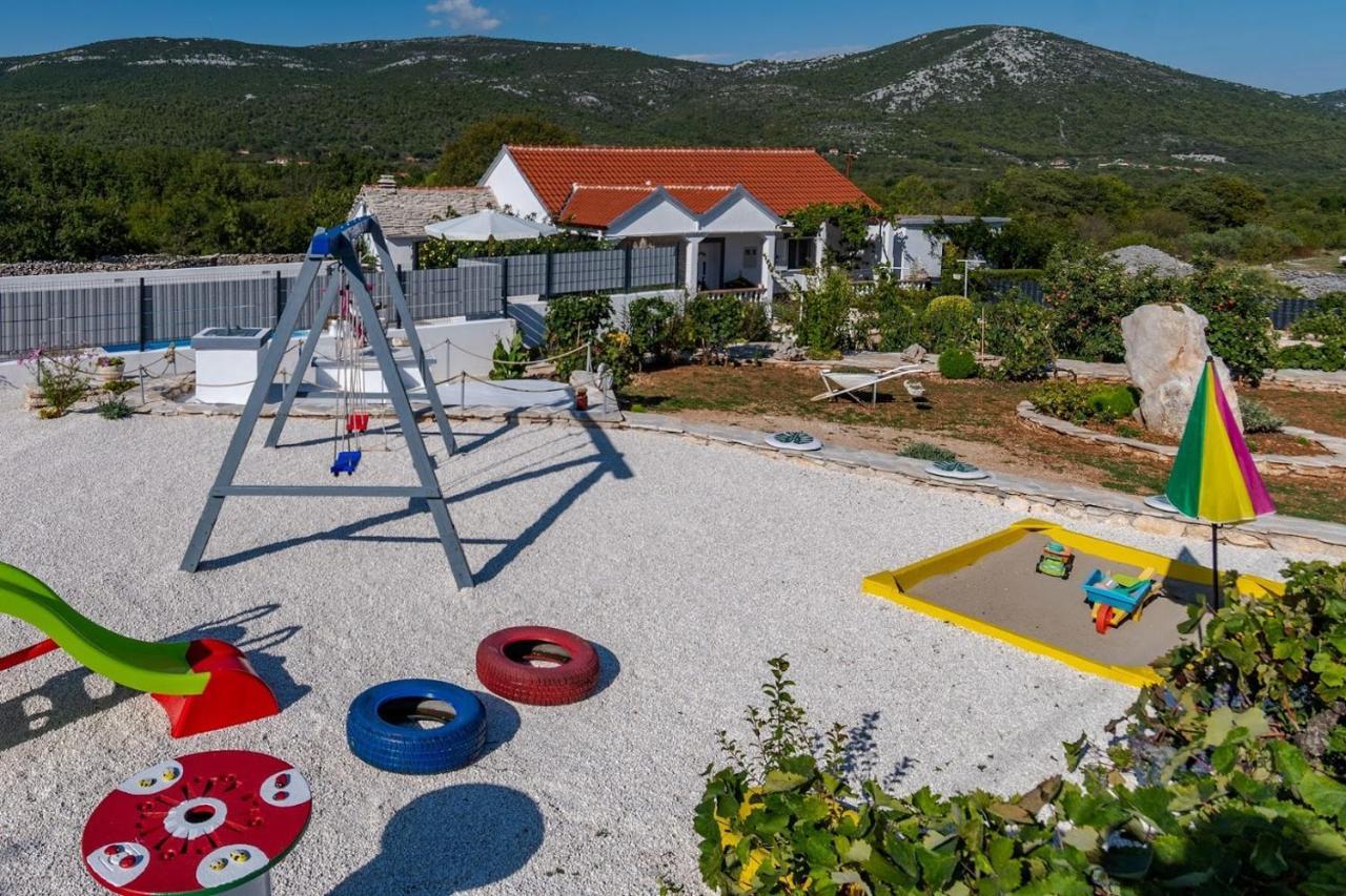 House Camellia With Fenced Pool And Playground Villa Blizna Donja Exterior photo