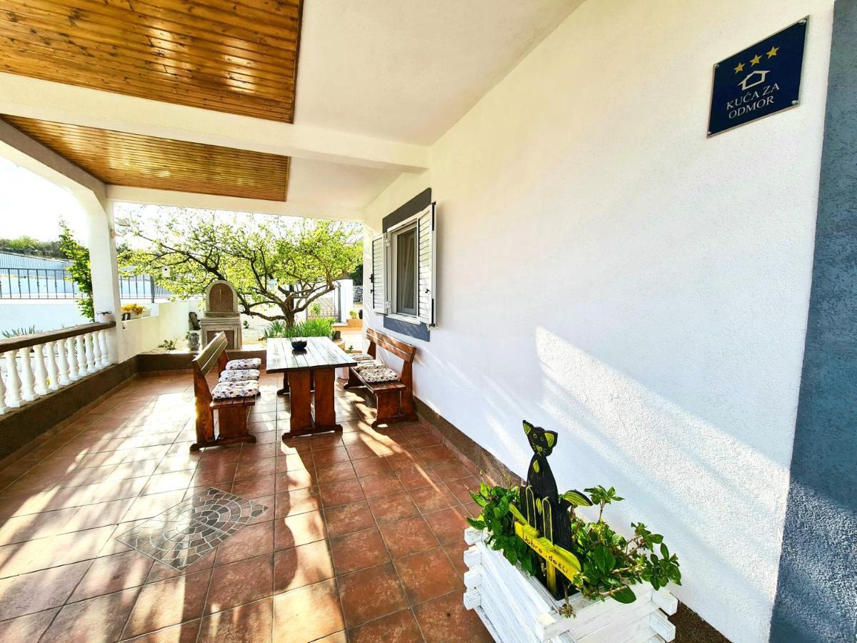 House Camellia With Fenced Pool And Playground Villa Blizna Donja Exterior photo